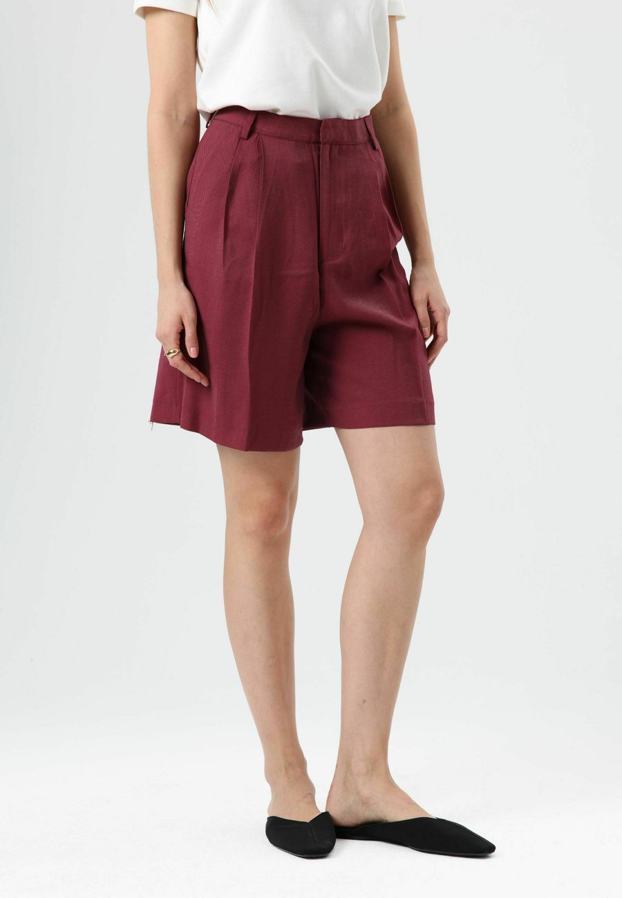 Шорты D.MoRo LOOK, Burgundy/Bordeaux
Шорты D.MoRo LOOK, Burgundy/Bordeaux
