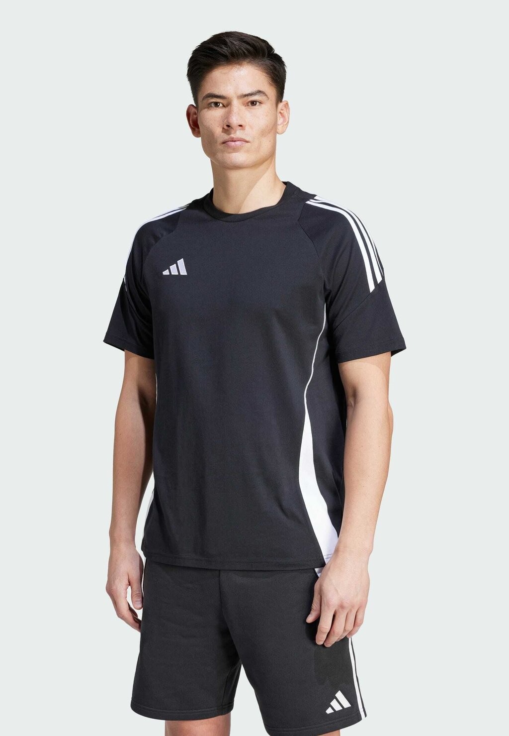 Спортивная футболка Tiro Adidas, цвет black white
Спортивная футболка Tiro Adidas, цвет black white