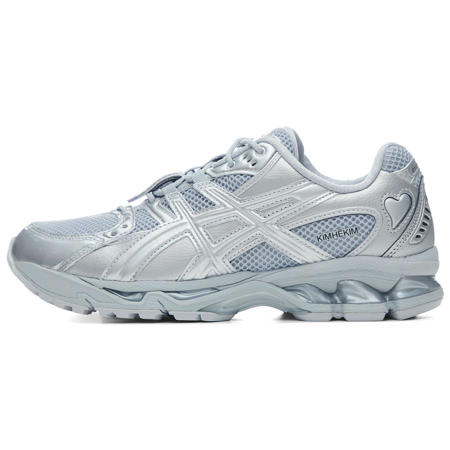 Кроссовки для бега KIMHEKIM x GEL Nimbus 10.1 унисекс Laser Silver Gray ASICS, серебряный
Кроссовки для бега KIMHEKIM x GEL Nimbus 10.1 унисекс Laser Silver Gray ASICS, серебряный