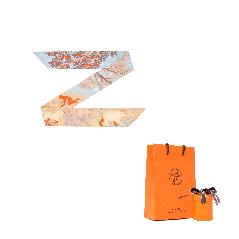 HERMES Шёлковый шарф женский бежево-розовый и светло-голубой, Beige Rose/Light Blue
HERMES Шёлковый шарф женский бежево-розовый и светло-голубой, Beige Rose/Light Blue