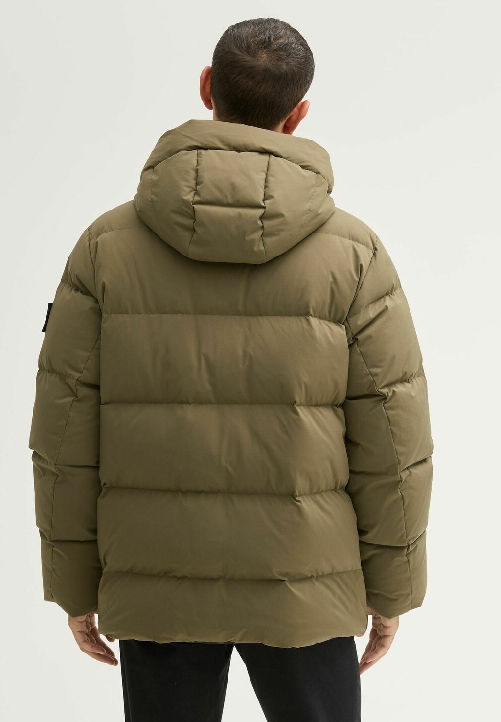 Пуховое пальто MIT ABNEHMBARER KAPUZE TOM TAILOR, хаки
Пуховое пальто MIT ABNEHMBARER KAPUZE TOM TAILOR, хаки