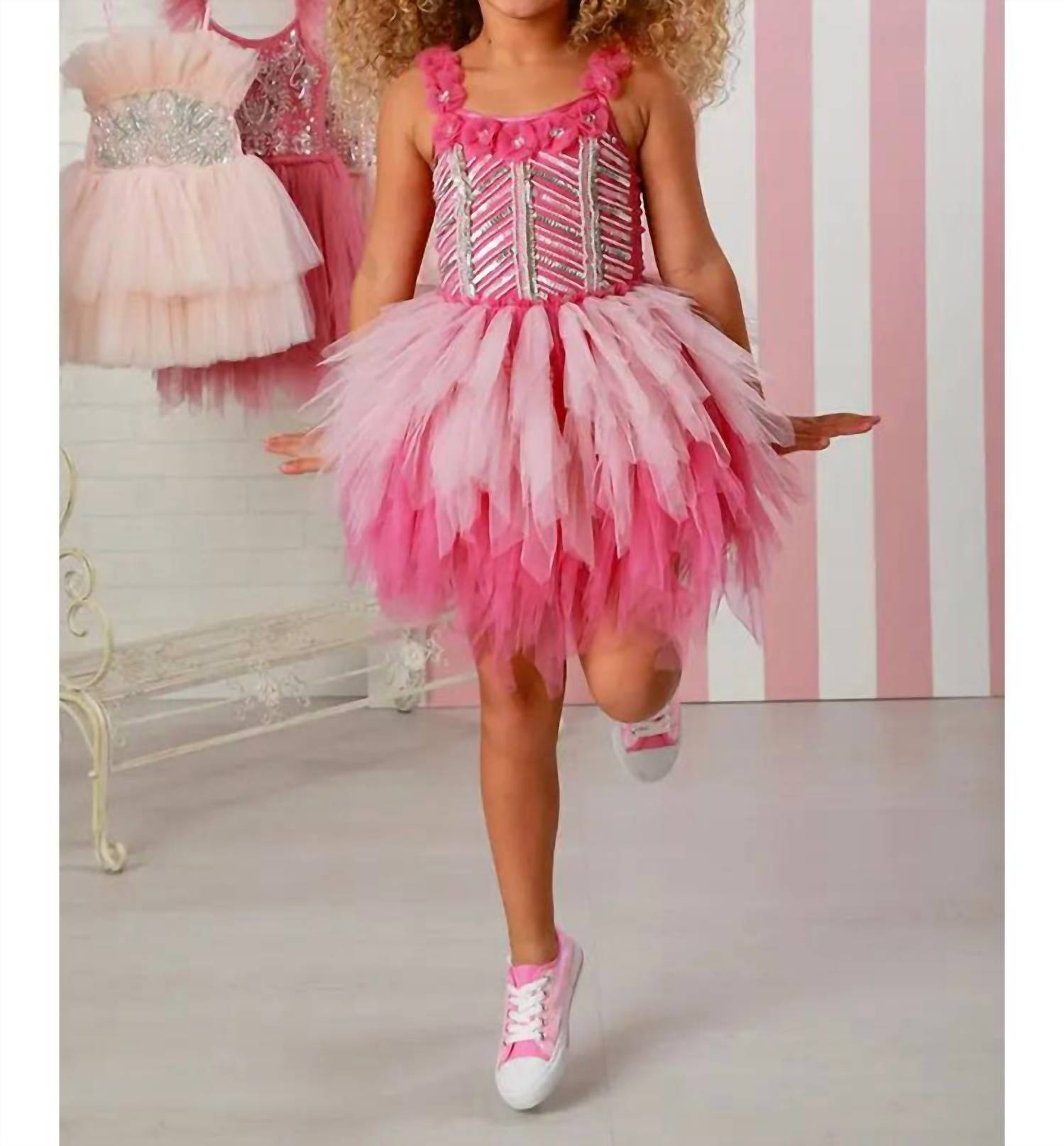 Платье-пачка без рукавов для девочек Emma в цвете Prism Pink Ooh! La, Prism Pink
Платье-пачка без рукавов для девочек Emma в цвете Prism Pink Ooh! La, Prism Pink