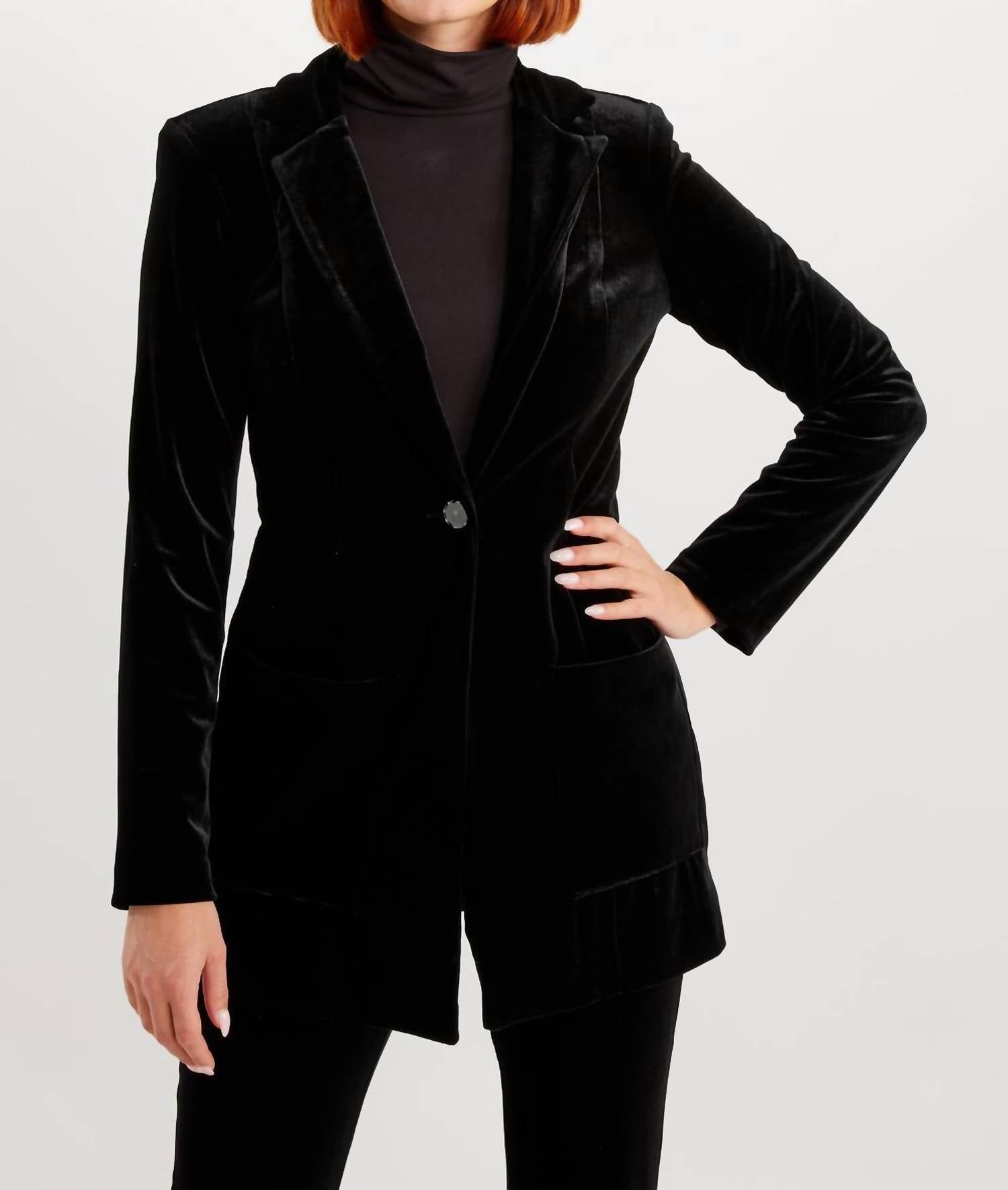 Черный бархатный блейзер Joseph Ribkoff
Черный бархатный блейзер Joseph Ribkoff