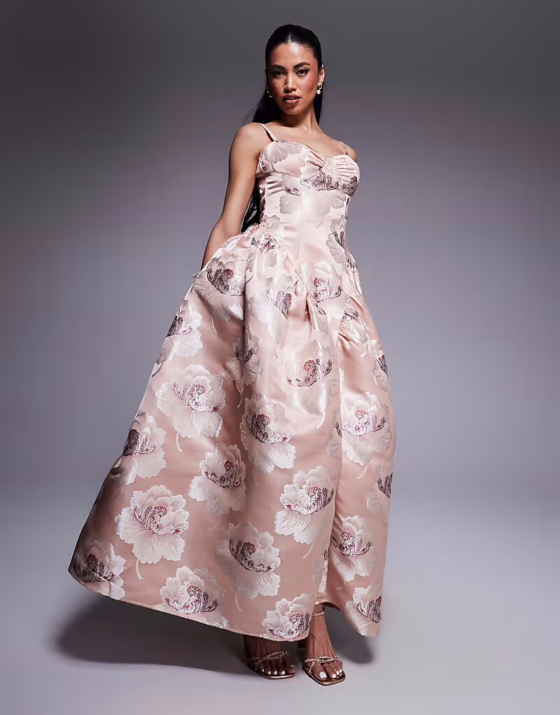 Платье макси из жаккарда ASOS LUXE с заниженной талией в цветочек цвета шампанского
Платье макси из жаккарда ASOS LUXE с заниженной талией в цветочек цвета шампанского