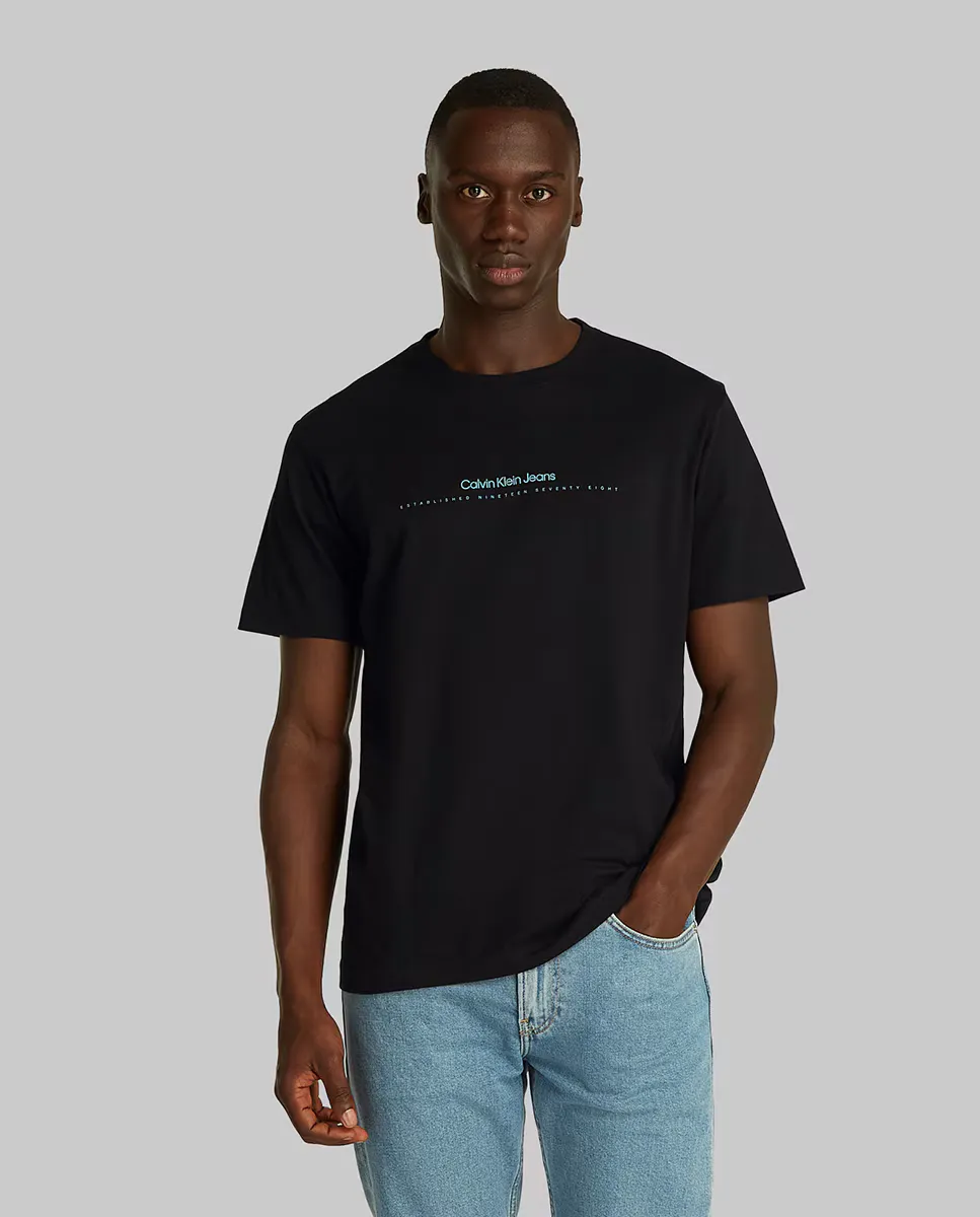 Мужская футболка с коротким рукавом и логотипом Calvin Klein Jeans, чёрный
Мужская футболка с коротким рукавом и логотипом Calvin Klein Jeans, чёрный