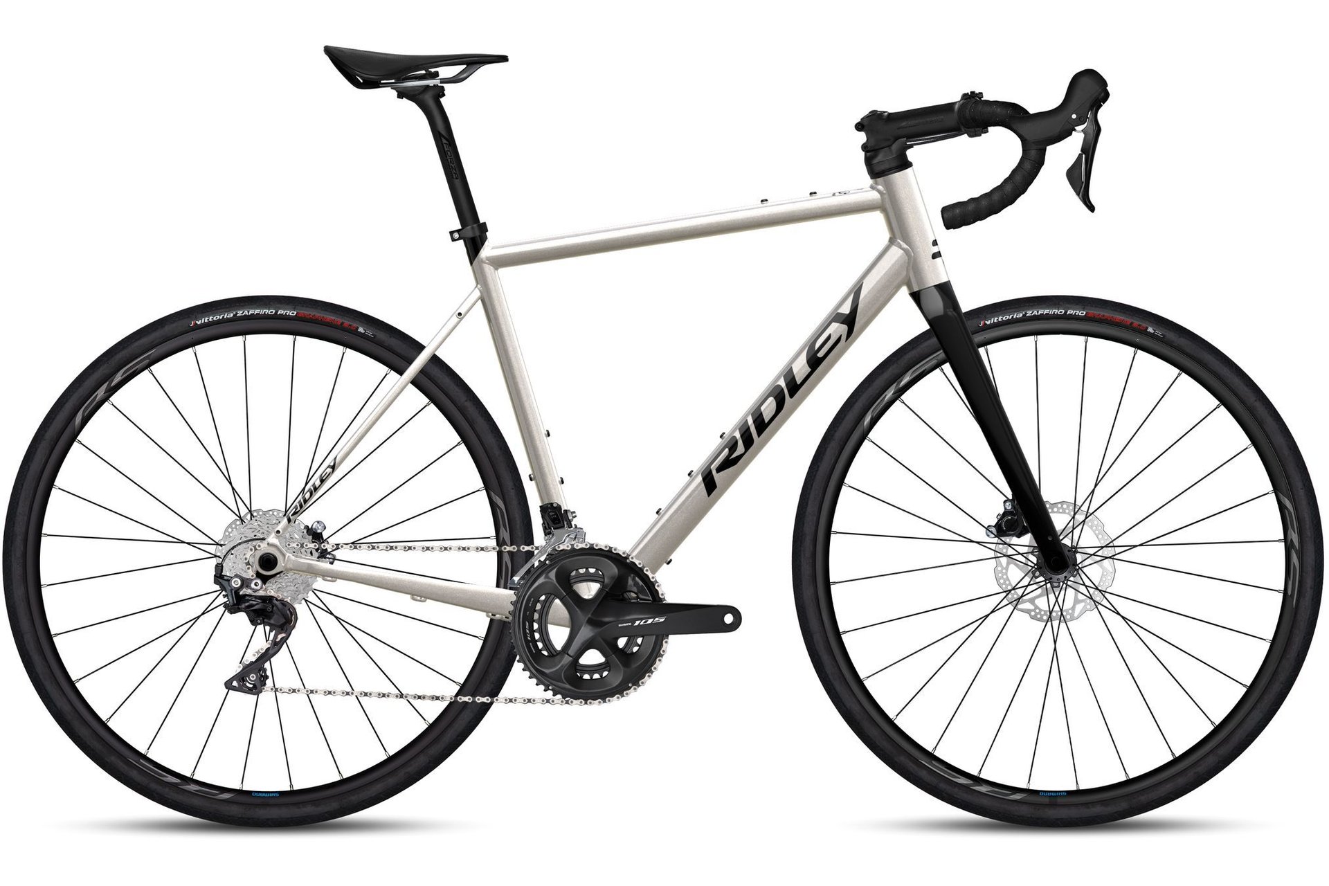 Шоссейный велосипед Ridley Grifn a 105 2x12 - dt swiss g1800 - 28 дюймов - diamant - 2026, grau | chain silver grey // pc66
Шоссейный велосипед Ridley Grifn a 105 2x12 - dt swiss g1800 - 28 дюймов - diamant - 2026, grau | chain silver grey // pc66