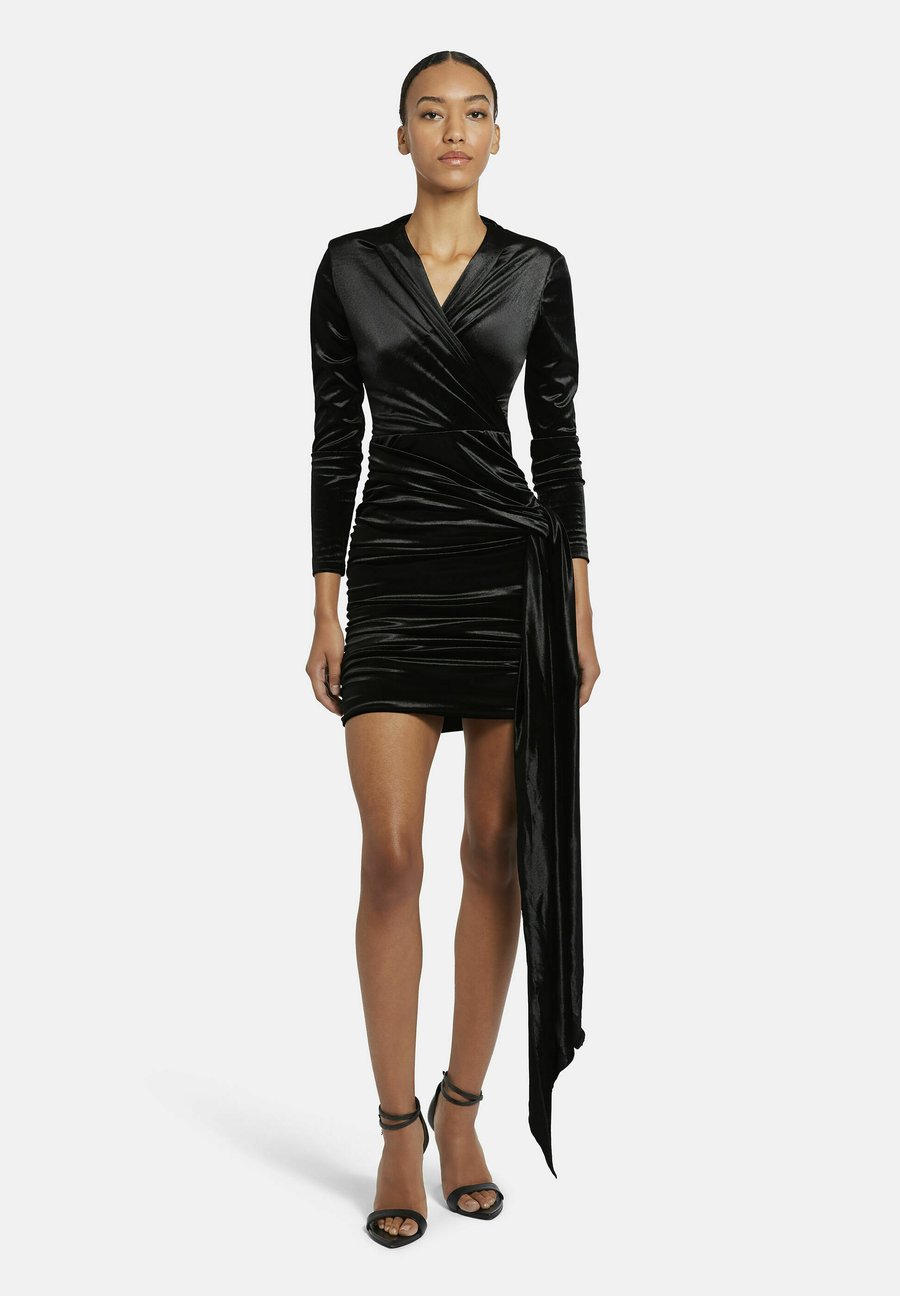 Платье Nicowa MINI NOSIMA AUS MIT TAILLENSCHLEPPE, Schwarz/Black
Платье Nicowa MINI NOSIMA AUS MIT TAILLENSCHLEPPE, Schwarz/Black