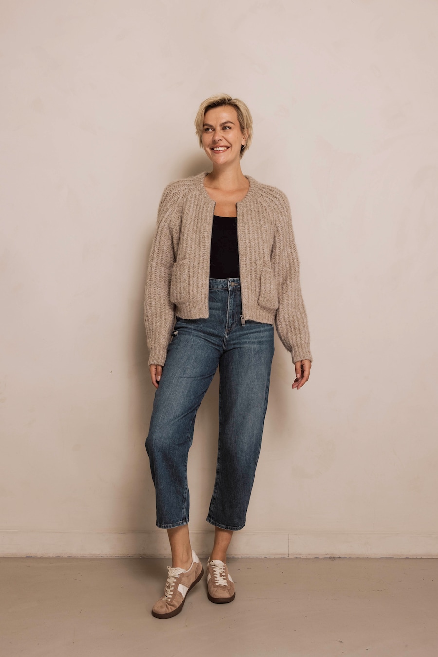 Вязаный кардиган Zhrill, песочный
Вязаный кардиган Zhrill, песочный