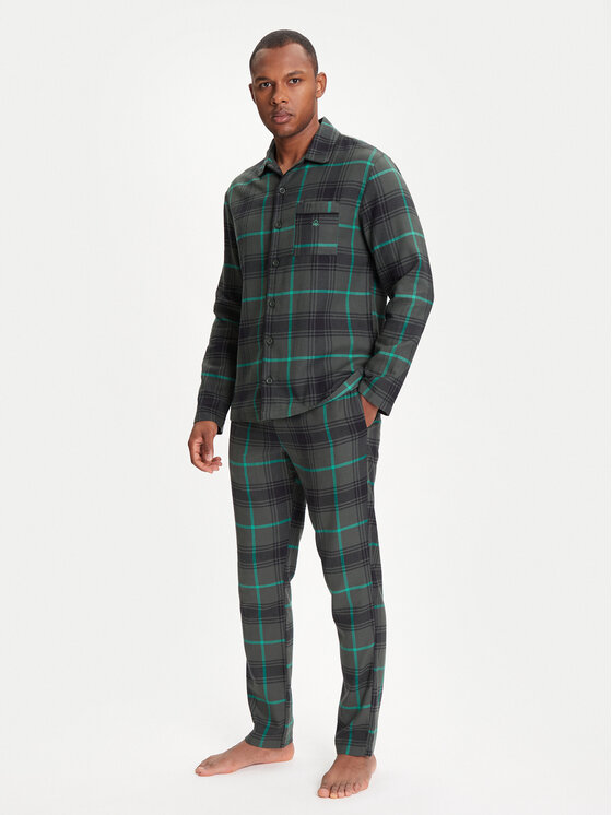 Пижама обычного кроя 43UL4P00A United Colors Of Benetton, зеленый
Пижама обычного кроя 43UL4P00A United Colors Of Benetton, зеленый