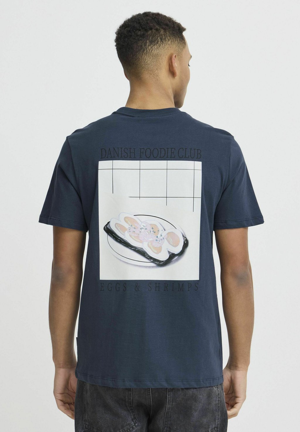 Футболка с принтом BHVAGO Blend, синий
Футболка с принтом BHVAGO Blend, синий