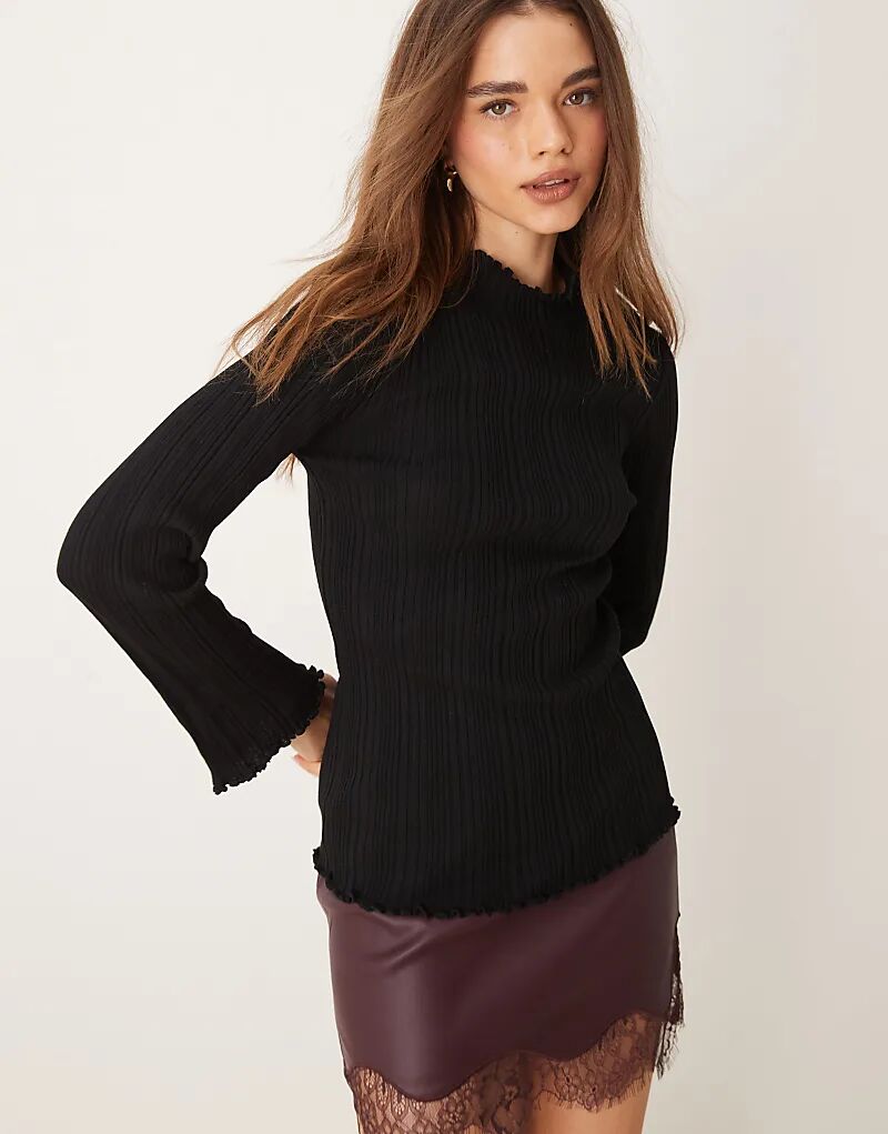 Трикотажный топ Gina Tricot с длинными рукавами, рифленым воротником-трубой и манжетами черного цвета
Трикотажный топ Gina Tricot с длинными рукавами, рифленым воротником-трубой и манжетами черного цвета