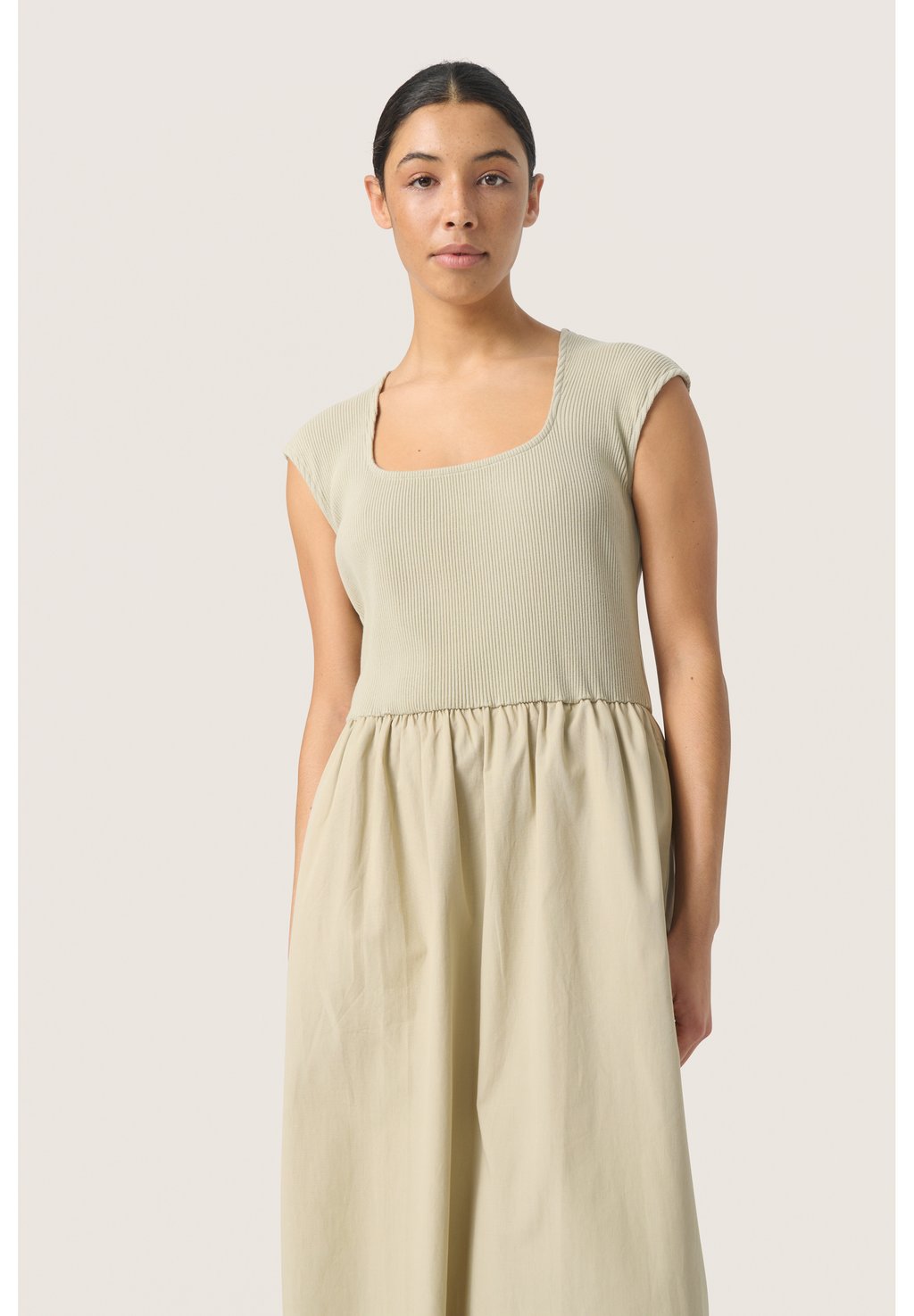 Повседневное платье SIMONE PHOEBE Soaked in Luxury, светло-зеленый
Повседневное платье SIMONE PHOEBE Soaked in Luxury, светло-зеленый