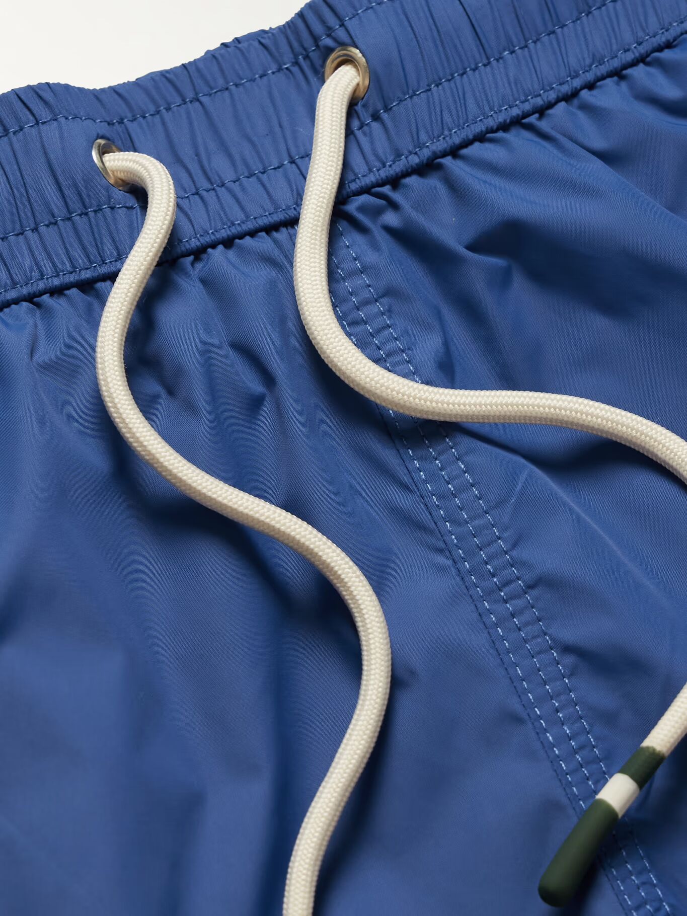 Прямые шорты для плавания средней длины из переработанного материала HARTFORD, синий
Прямые шорты для плавания средней длины из переработанного материала HARTFORD, синий