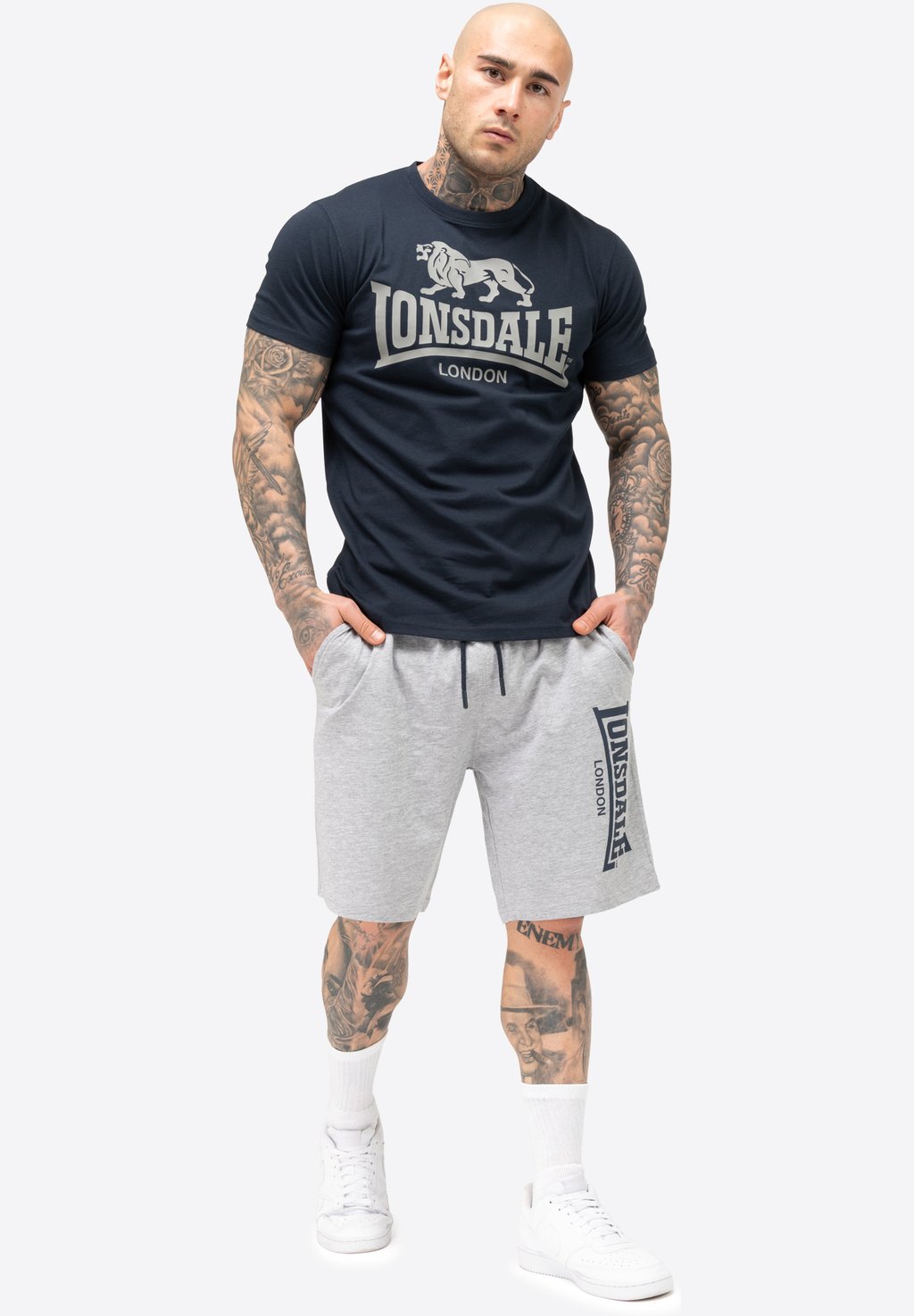 Футболка с принтом SET NORMALE PASSFORM MAIR - Tracksuit bottoms Lonsdale, темно-синий
Футболка с принтом SET NORMALE PASSFORM MAIR - Tracksuit bottoms Lonsdale, темно-синий
