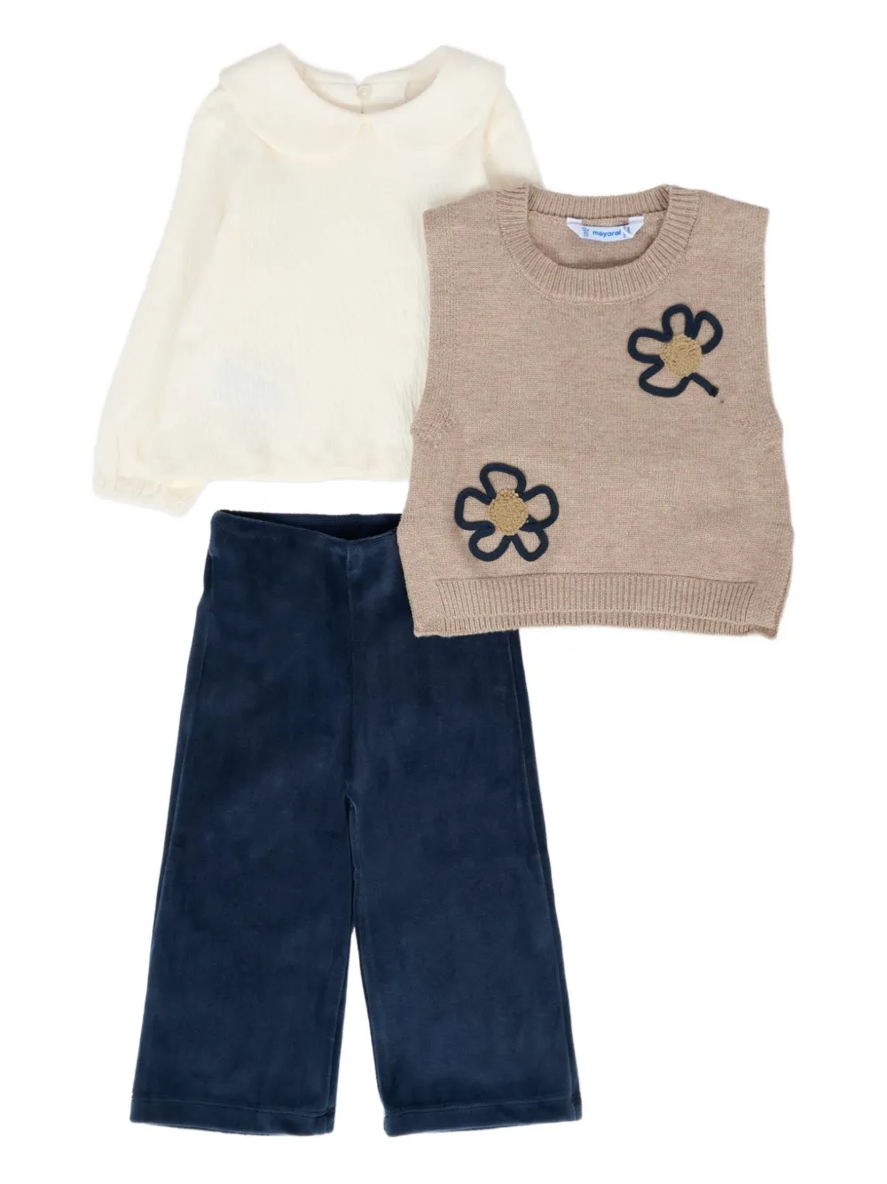 Комплект брюк с цветочным декором (комплект из трех штанов) Mayoral, нейтральный
Комплект брюк с цветочным декором (комплект из трех штанов) Mayoral, нейтральный