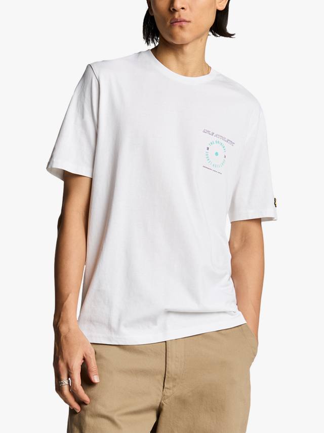 Хлопчатобумажная спортивная футболка с графическим рисунком обычного покроя Lyle & Scott, цвет White/Tech Green
Хлопчатобумажная спортивная футболка с графическим рисунком обычного покроя Lyle & Scott, цвет White/Tech Green