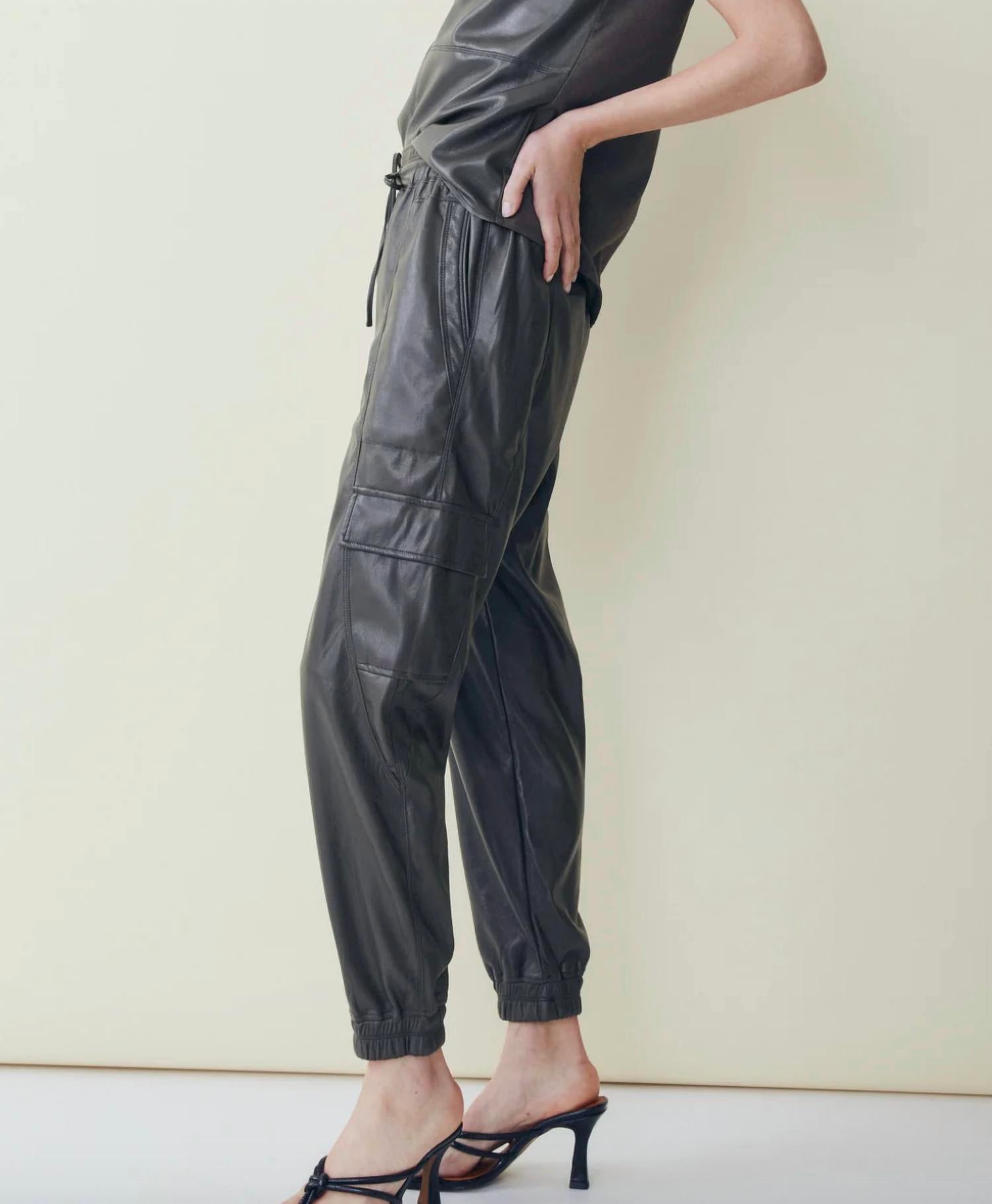 Темно-хаки-джоггеры Dar Khaki MELISSA NEPTON
Темно-хаки-джоггеры Dar Khaki MELISSA NEPTON