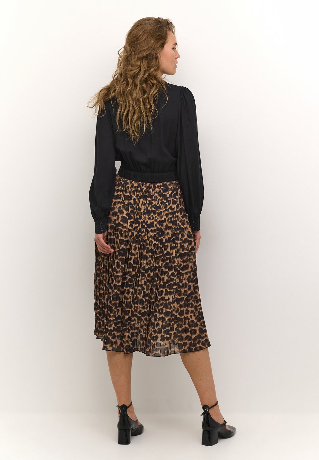 Повседневное платье CARLY Culture, коричневый
Повседневное платье CARLY Culture, коричневый