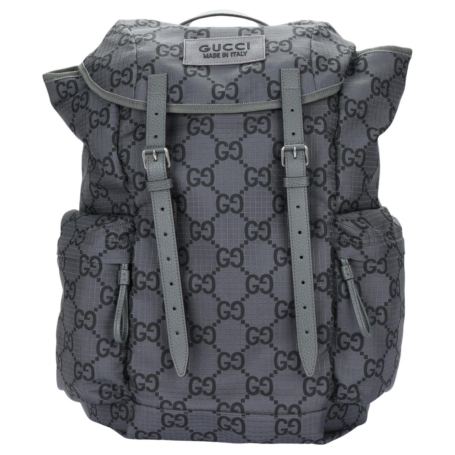 GUCCI Рюкзак большой мужской из переработанного полиэстера с сатиновой окантовкой темно-серый и черный
GUCCI Рюкзак большой мужской из переработанного полиэстера с сатиновой окантовкой темно-серый и черный