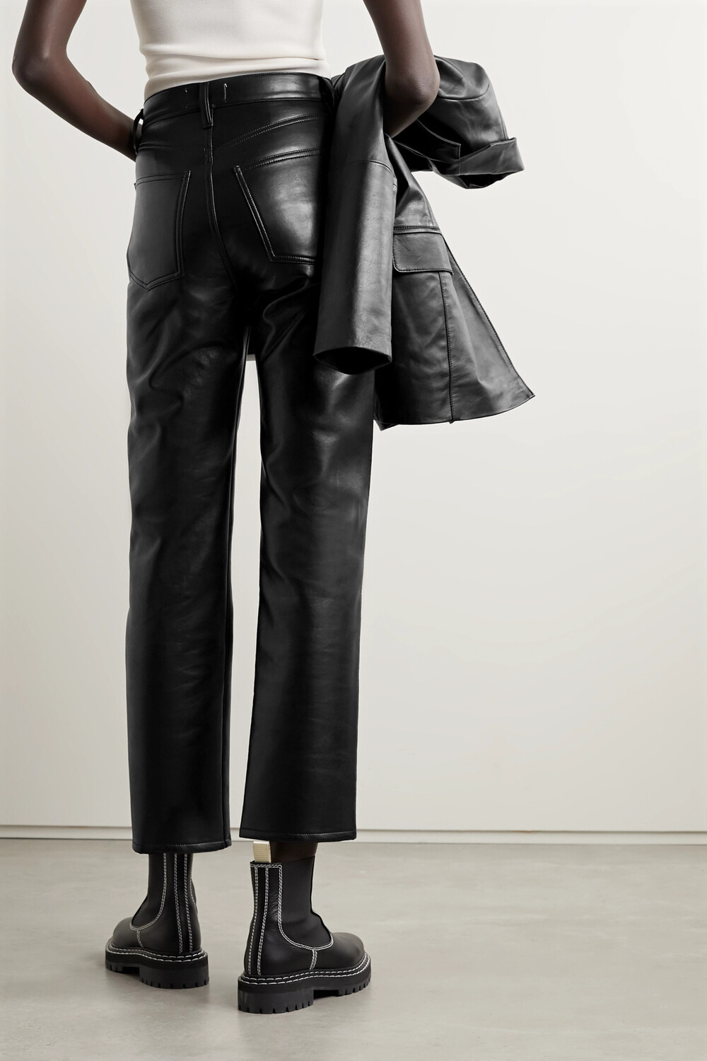 AGOLDE + NET SUSTAIN прямые брюки из смесовой кожи, черный
AGOLDE + NET SUSTAIN прямые брюки из смесовой кожи, черный