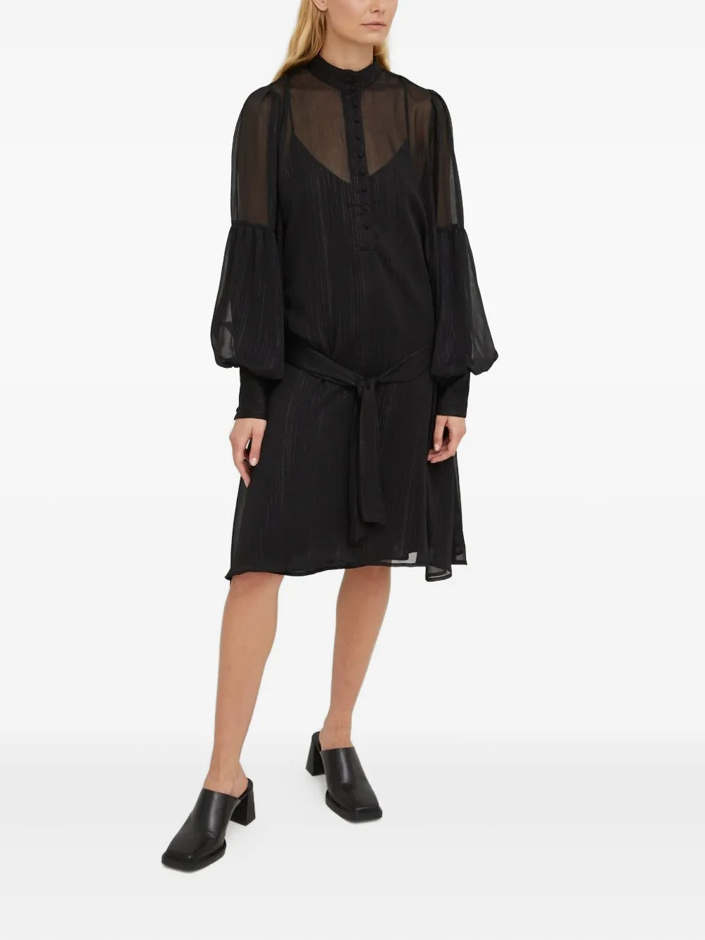 Платье-рубашка миди в полоску Bruuns Bazaar, черный
Платье-рубашка миди в полоску Bruuns Bazaar, черный