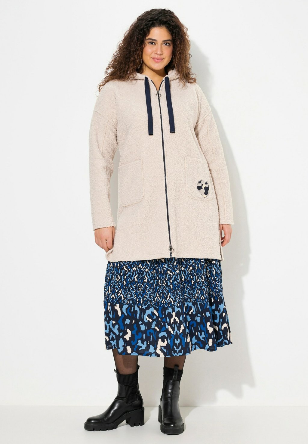 Зимнее пальто HEART DETAIL Ulla Popken, серый
Зимнее пальто HEART DETAIL Ulla Popken, серый