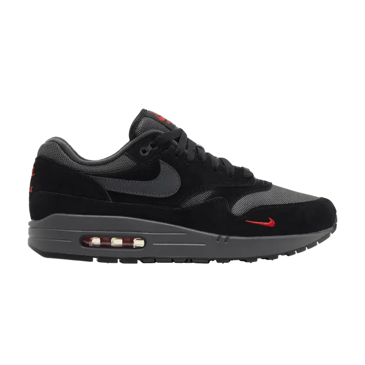 Кроссовки Nike Air Max 1 'Black University Red', черный
Кроссовки Nike Air Max 1 'Black University Red', черный