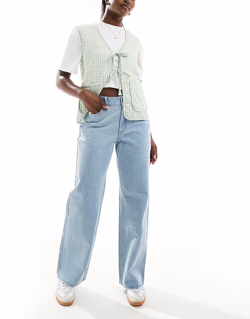 Hollister Curve Love джинсы с высокой посадкой, мешковатые, светлого оттенка
Hollister Curve Love джинсы с высокой посадкой, мешковатые, светлого оттенка