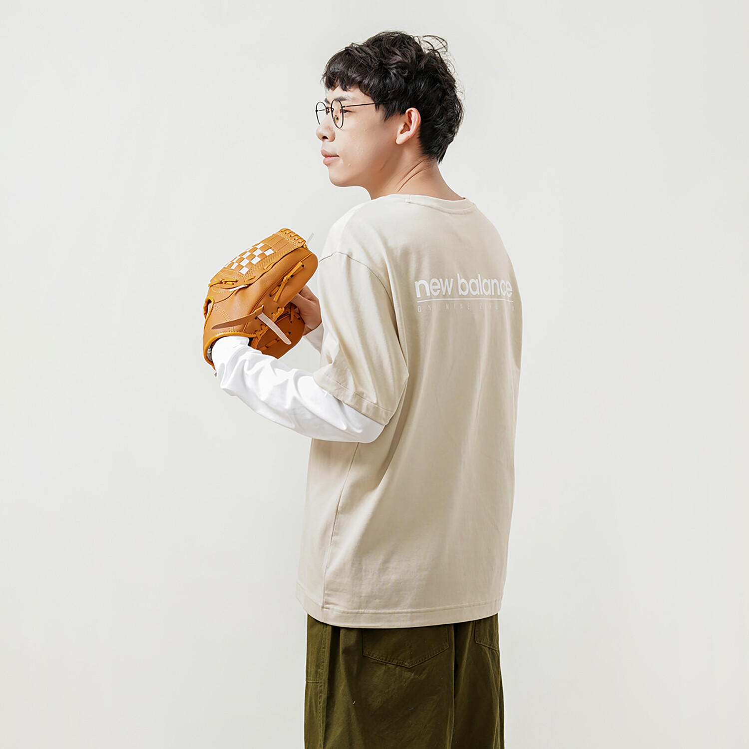 Футболка контрастных цветов унисекс бежевая New Balance, цвет Apricot
Футболка контрастных цветов унисекс бежевая New Balance, цвет Apricot