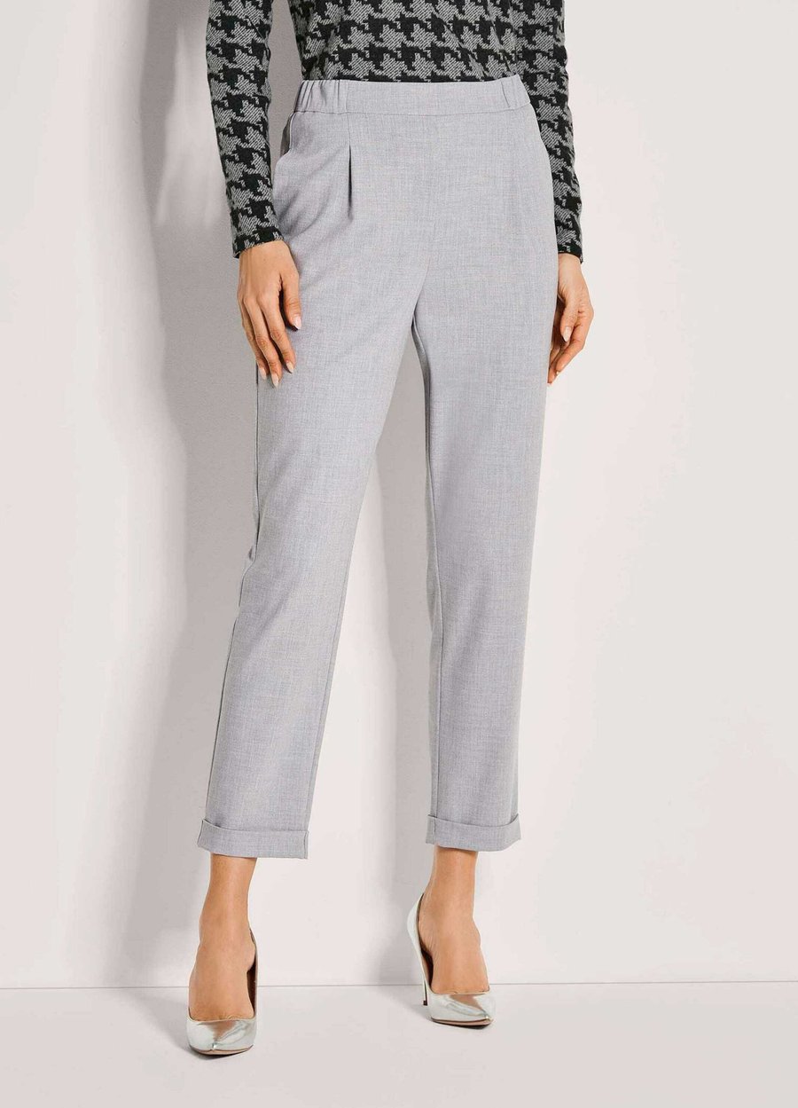 Брюки MADELEINE ELASTISCHE BUNDFALTEN 7/8-LÄNGE, Grey Melange/Grey
Брюки MADELEINE ELASTISCHE BUNDFALTEN 7/8-LÄNGE, Grey Melange/Grey