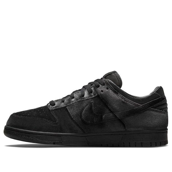 Кроссовки x dover street market dunk low Nike, черный 
Кроссовки x dover street market dunk low Nike, черный