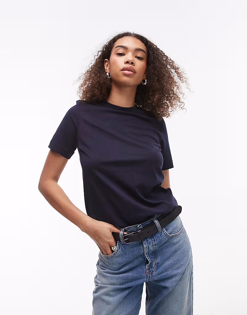 Футболка ARKET темно-синего цвета
Футболка ARKET темно-синего цвета