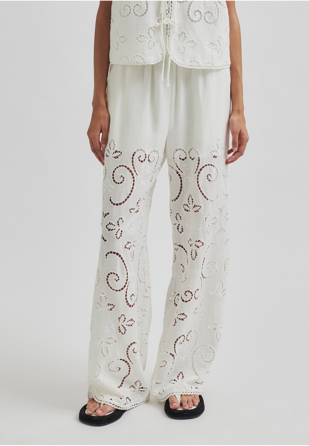 Брюки SECOND FEMALE VILMA, белый
Брюки SECOND FEMALE VILMA, белый