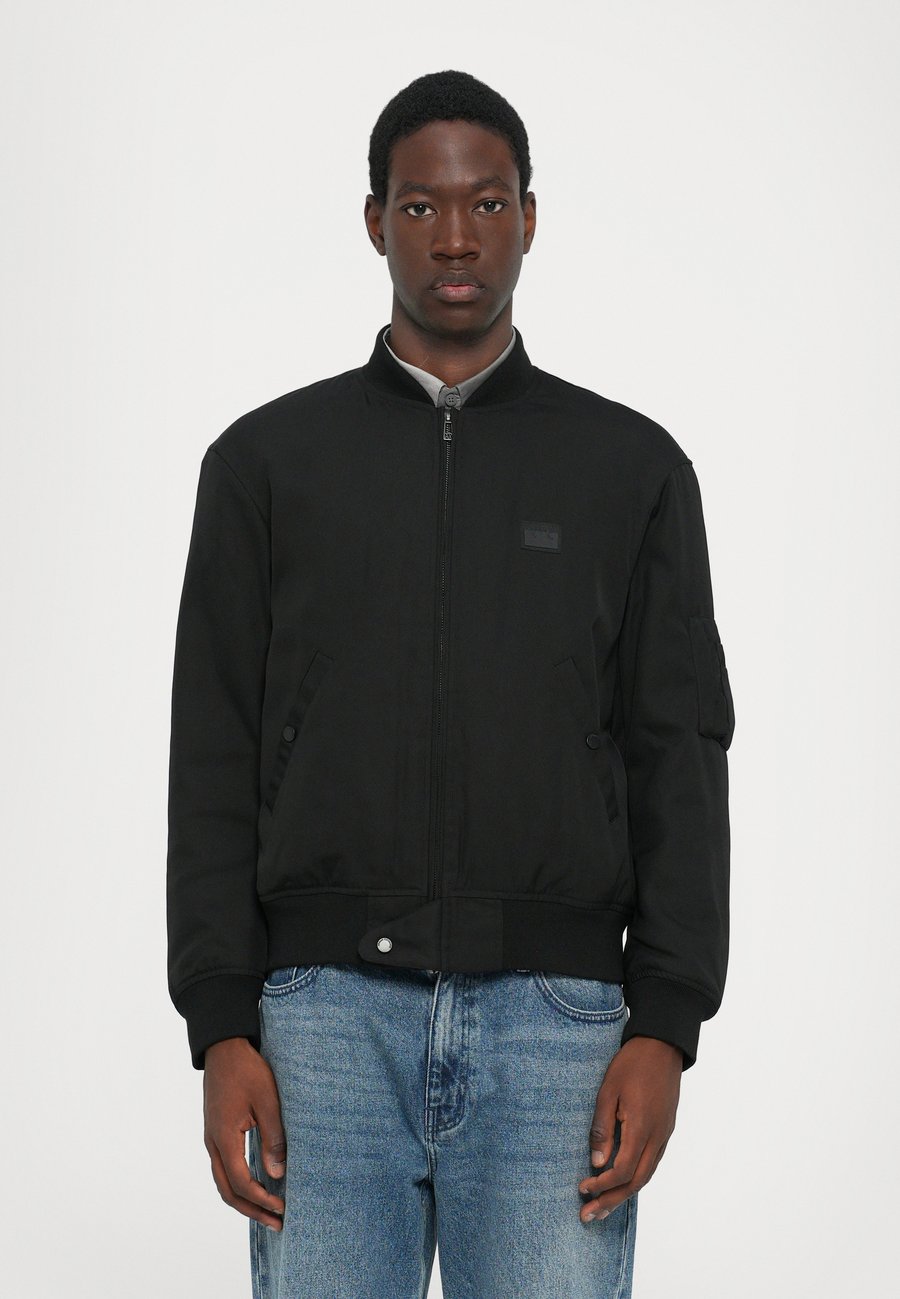 Куртка Armani Exchange BLOUSON JACKET, Black
Куртка Armani Exchange BLOUSON JACKET, Black