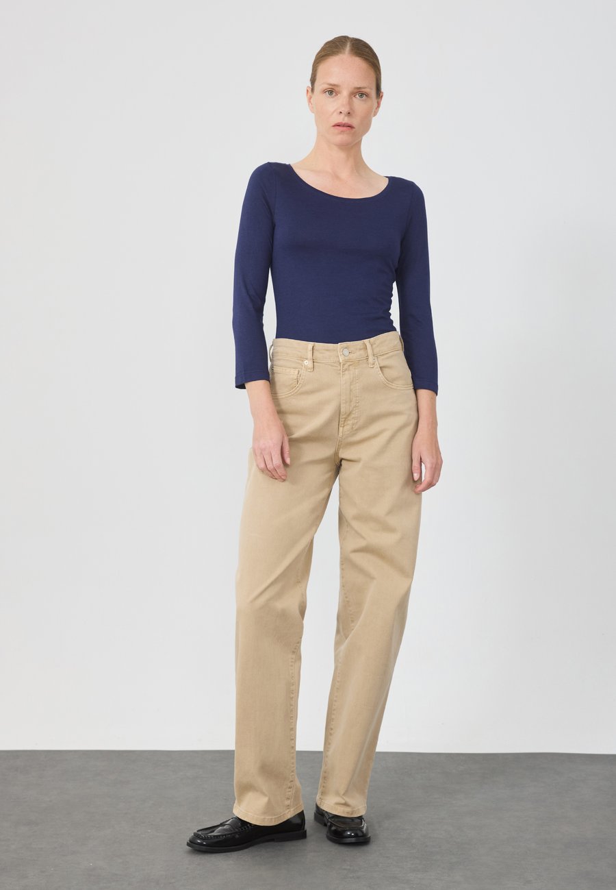 Топ Anna Field 2 PACK, Rhubbarb & Evening Blue/Dark Blue
Топ Anna Field 2 PACK, Rhubbarb & Evening Blue/Dark Blue