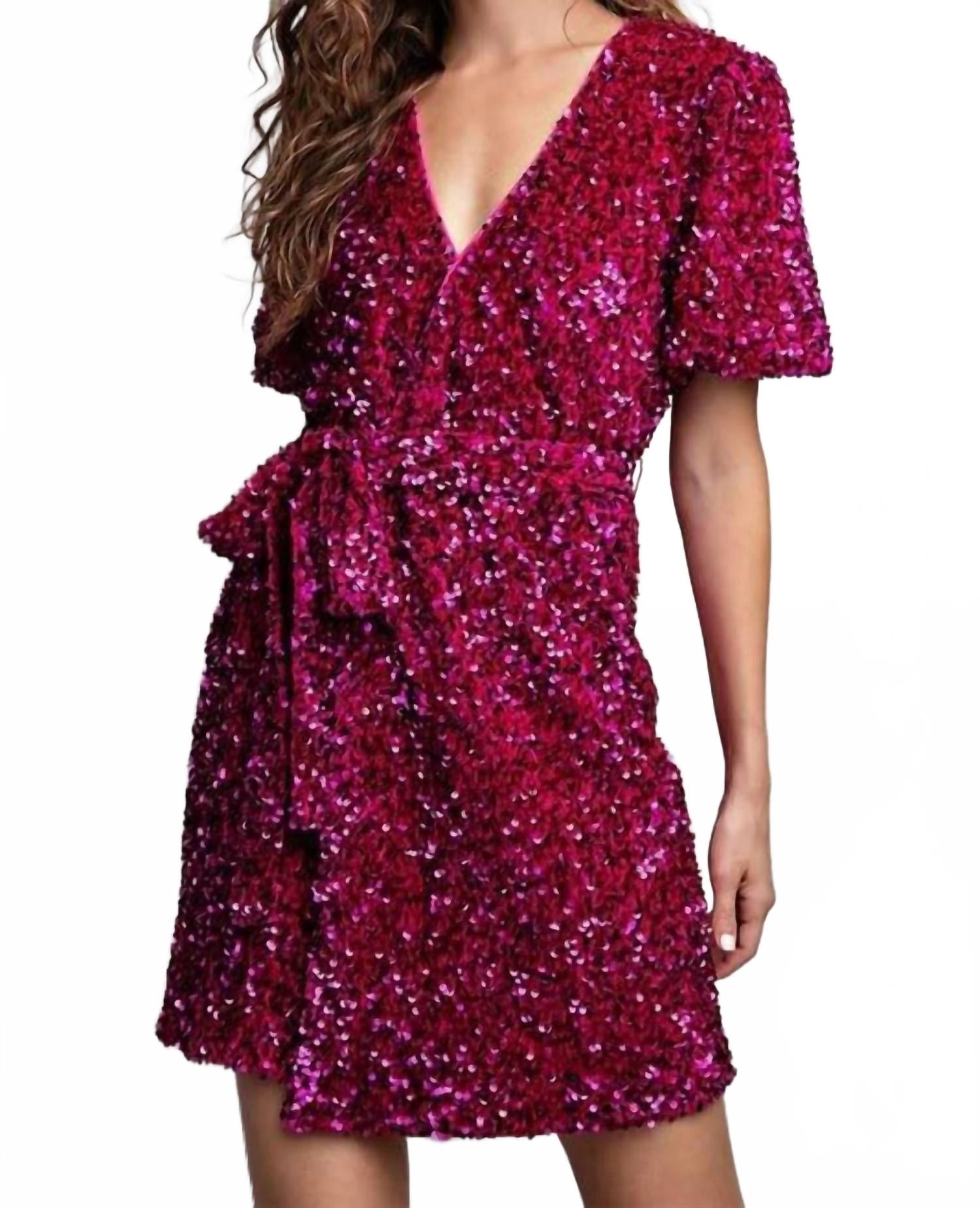 Розовое платье Crystal Dress Eesome
Розовое платье Crystal Dress Eesome