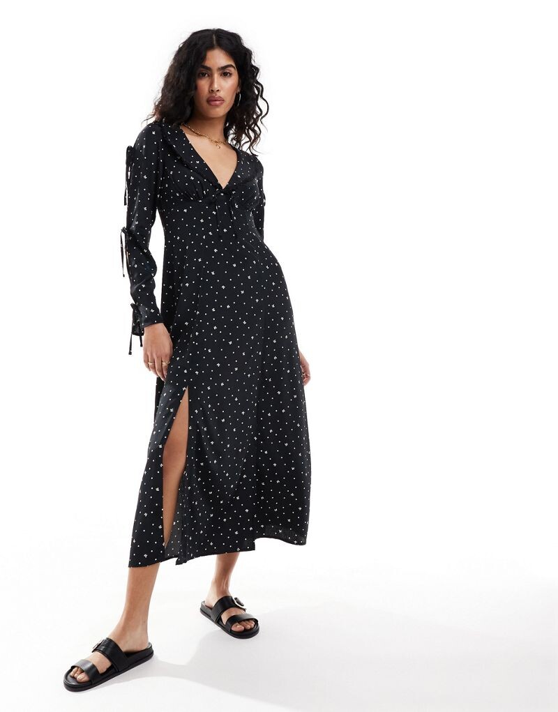 Платье макси с воротником и завязкой спереди Miss Selfridge с принтом и бантом в горошек
Платье макси с воротником и завязкой спереди Miss Selfridge с принтом и бантом в горошек