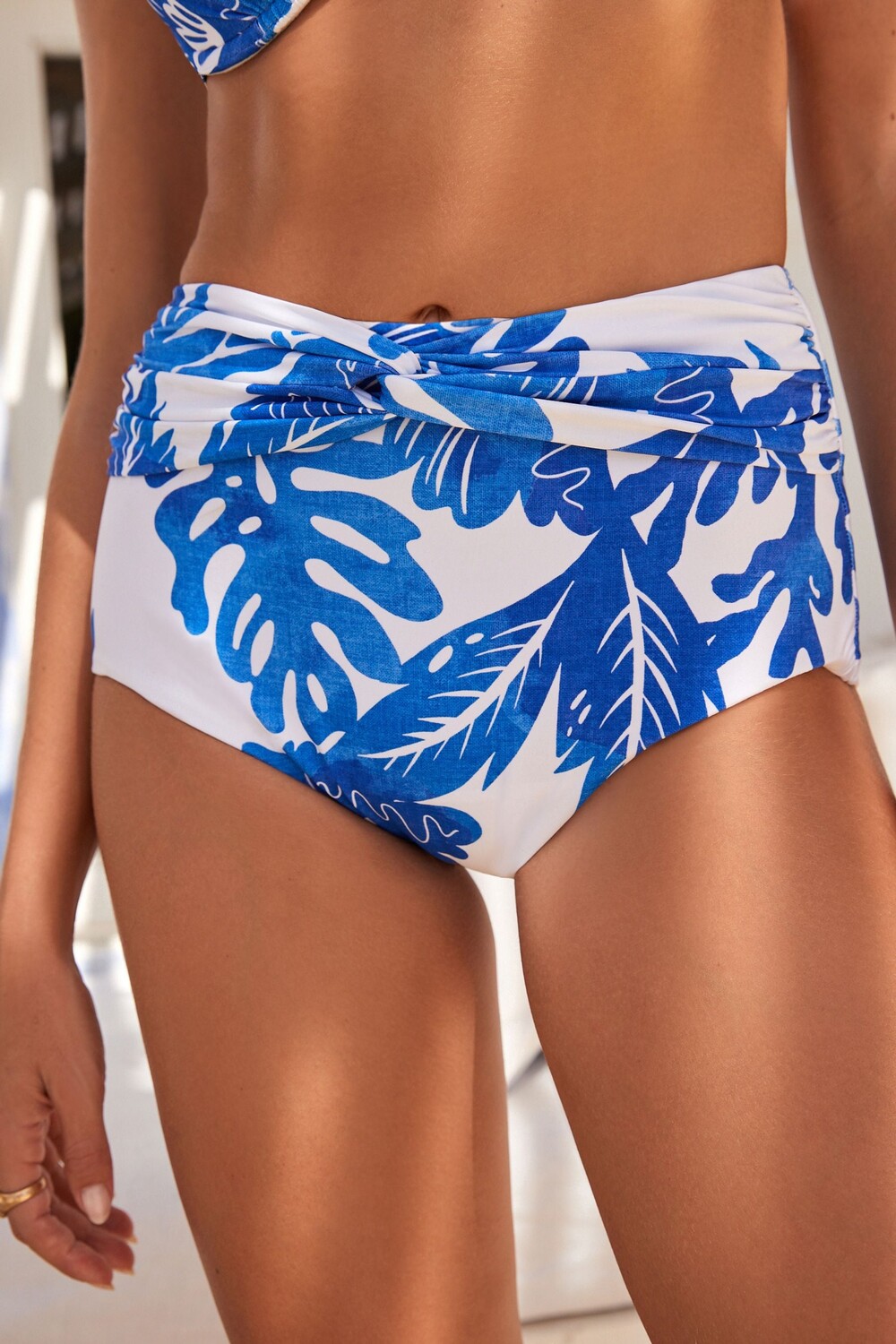 Bikini Bottom Next, синий
Bikini Bottom Next, синий