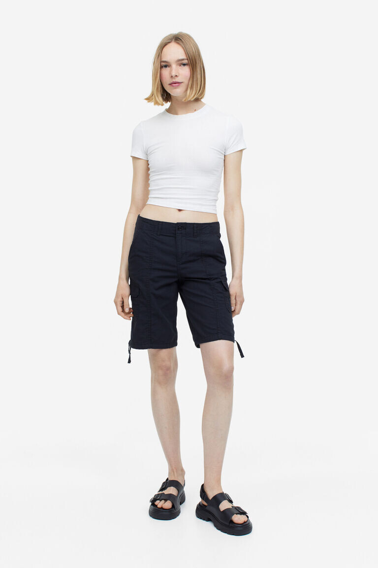 Грузовые шорты H&M, черный
Грузовые шорты H&M, черный