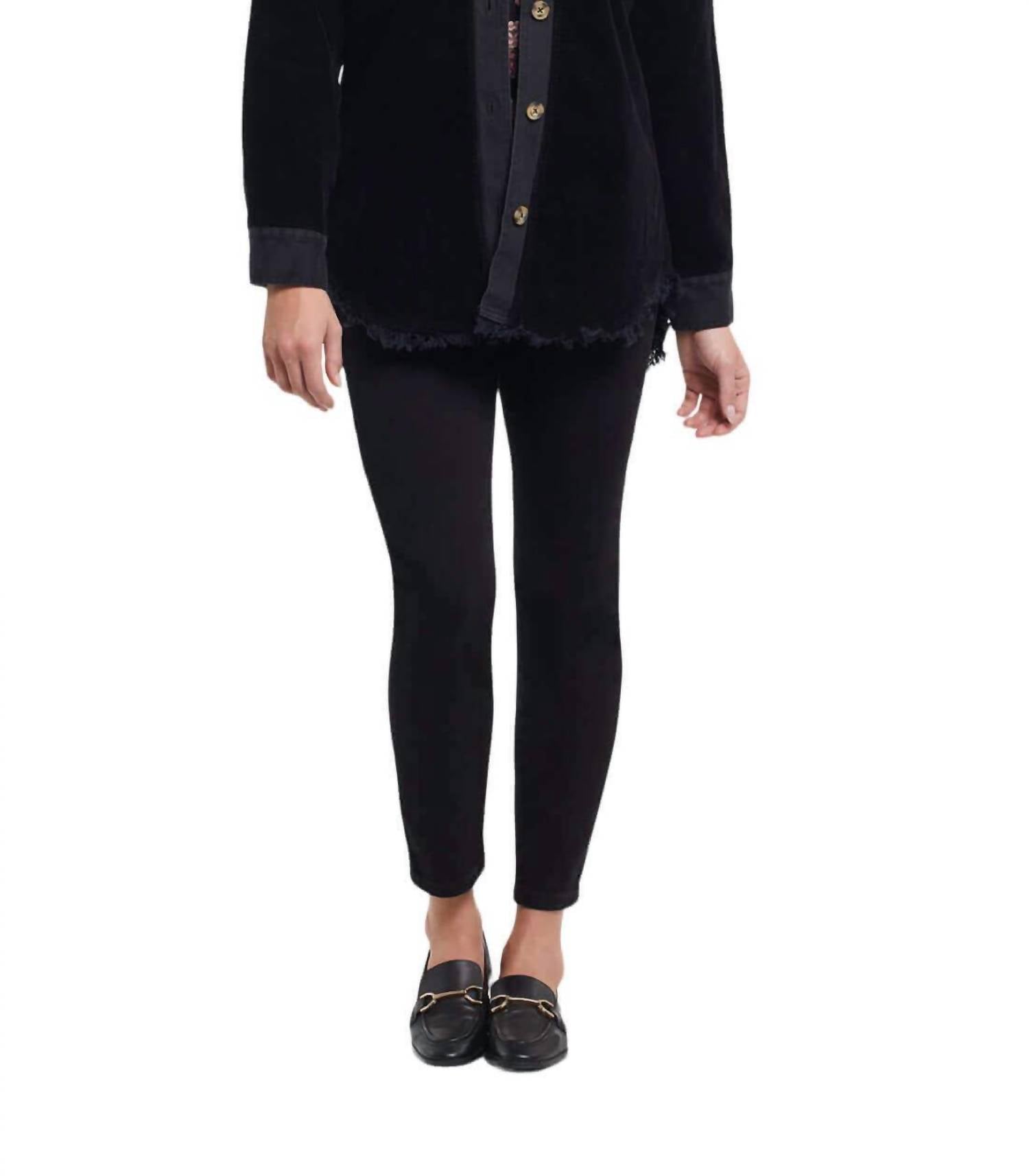 Вельветовая куртка черного цвета TRIBAL
Вельветовая куртка черного цвета TRIBAL