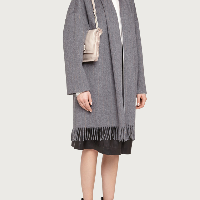 Сумка через плечо Ferragamo Cow Leather Pillow Bag малого размера женская мороженого/светло-розового цвета
Сумка через плечо Ferragamo Cow Leather Pillow Bag малого размера женская мороженого/светло-розового цвета