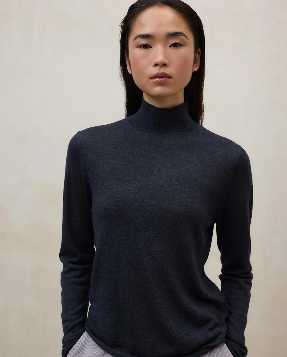 Женский джемпер из тонкой пряжи с воротником перкинс Ecoalf, темно-серый
Женский джемпер из тонкой пряжи с воротником перкинс Ecoalf, темно-серый