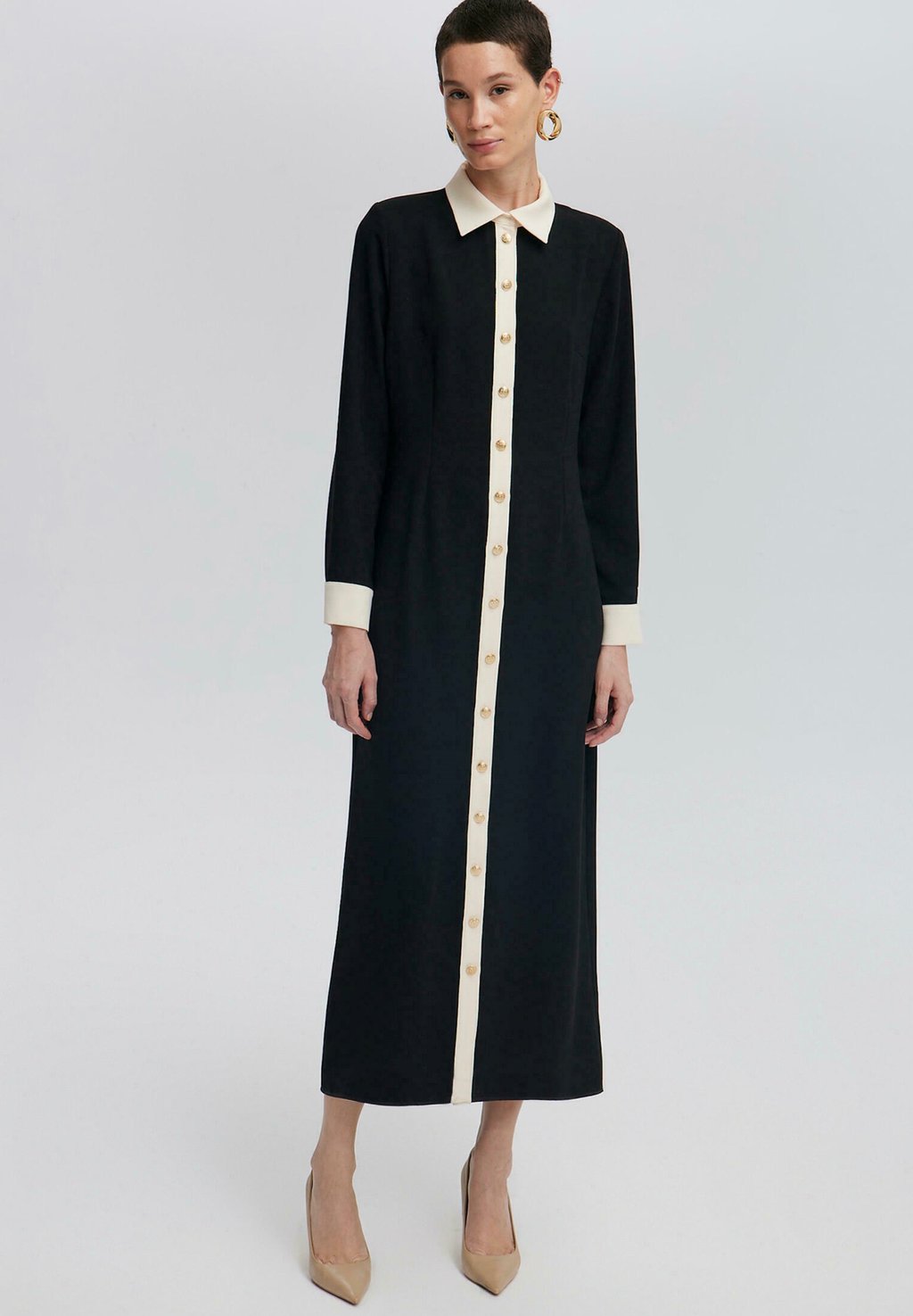 Платье-рубашка GOLD BUTTON Touché Privé, черный
Платье-рубашка GOLD BUTTON Touché Privé, черный