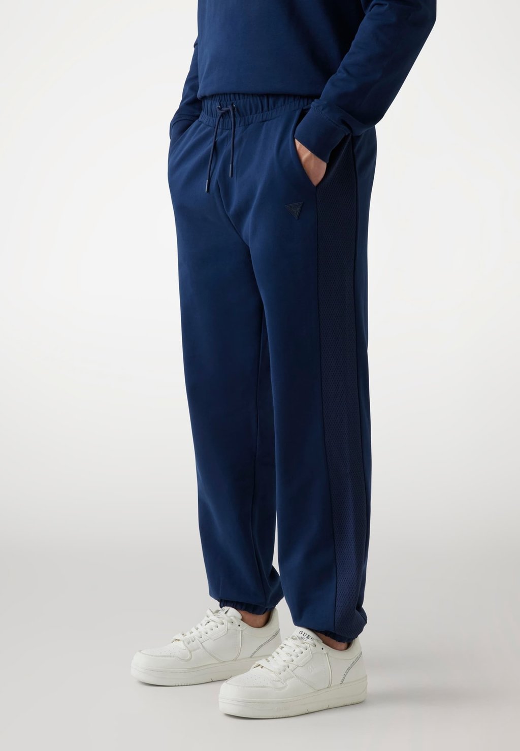 Спортивные штаны Guess, темно-синий
Спортивные штаны Guess, темно-синий