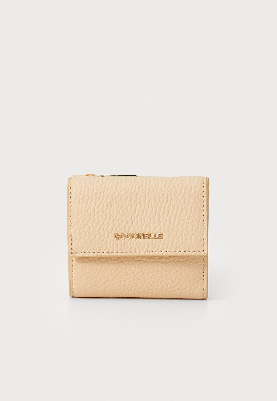 Кошелек Coccinelle SOFT, Betulla/Beige
Кошелек Coccinelle SOFT, Betulla/Beige