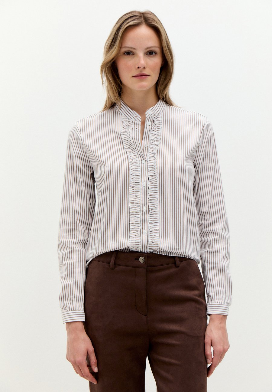 Блуза More & More GESTREIFTE STRETCH-RÜSCHEN, White Espresso Brown Woven Blouse Stripe/White
Блуза More & More GESTREIFTE STRETCH-RÜSCHEN, White Espresso Brown Woven Blouse Stripe/White