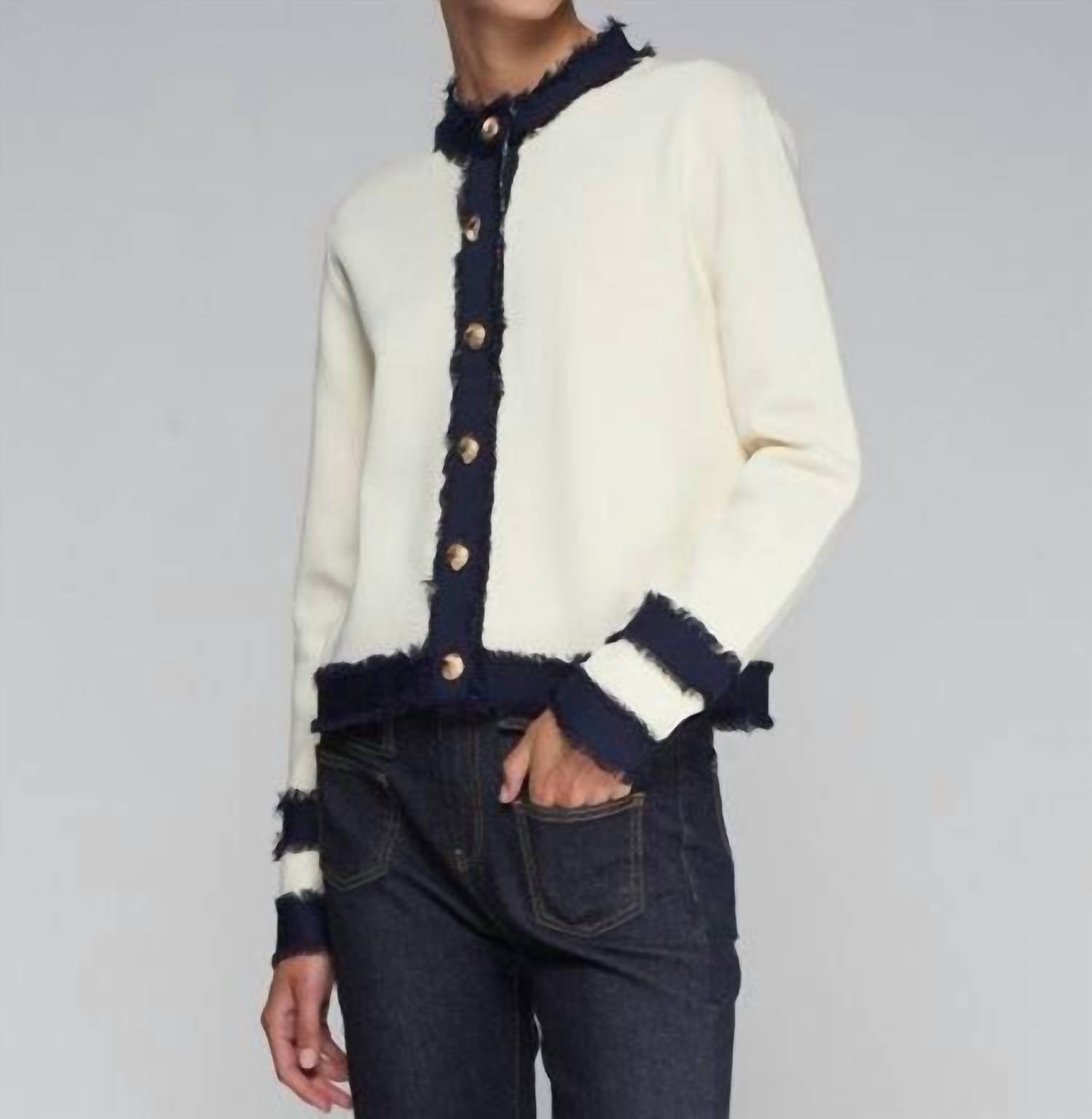 Двухцветный кардиган в бежевом цвете Vilagallo
Двухцветный кардиган в бежевом цвете Vilagallo