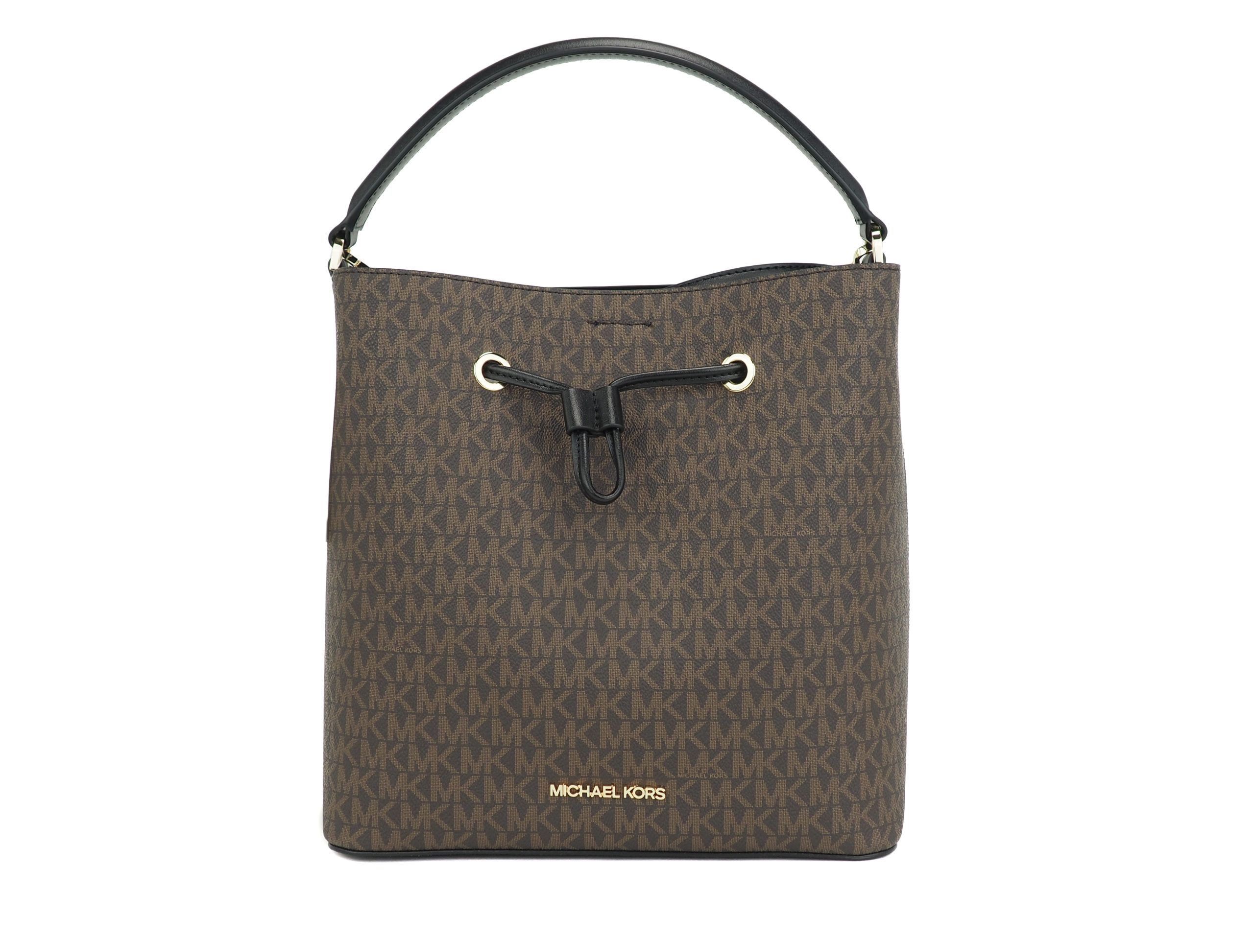 Сумка-ведро Suri Large Signature PVC, трансформируемая в рюкзак (коричневая/черная Signature) Michael Kors
Сумка-ведро Suri Large Signature PVC, трансформируемая в рюкзак (коричневая/черная Signature) Michael Kors