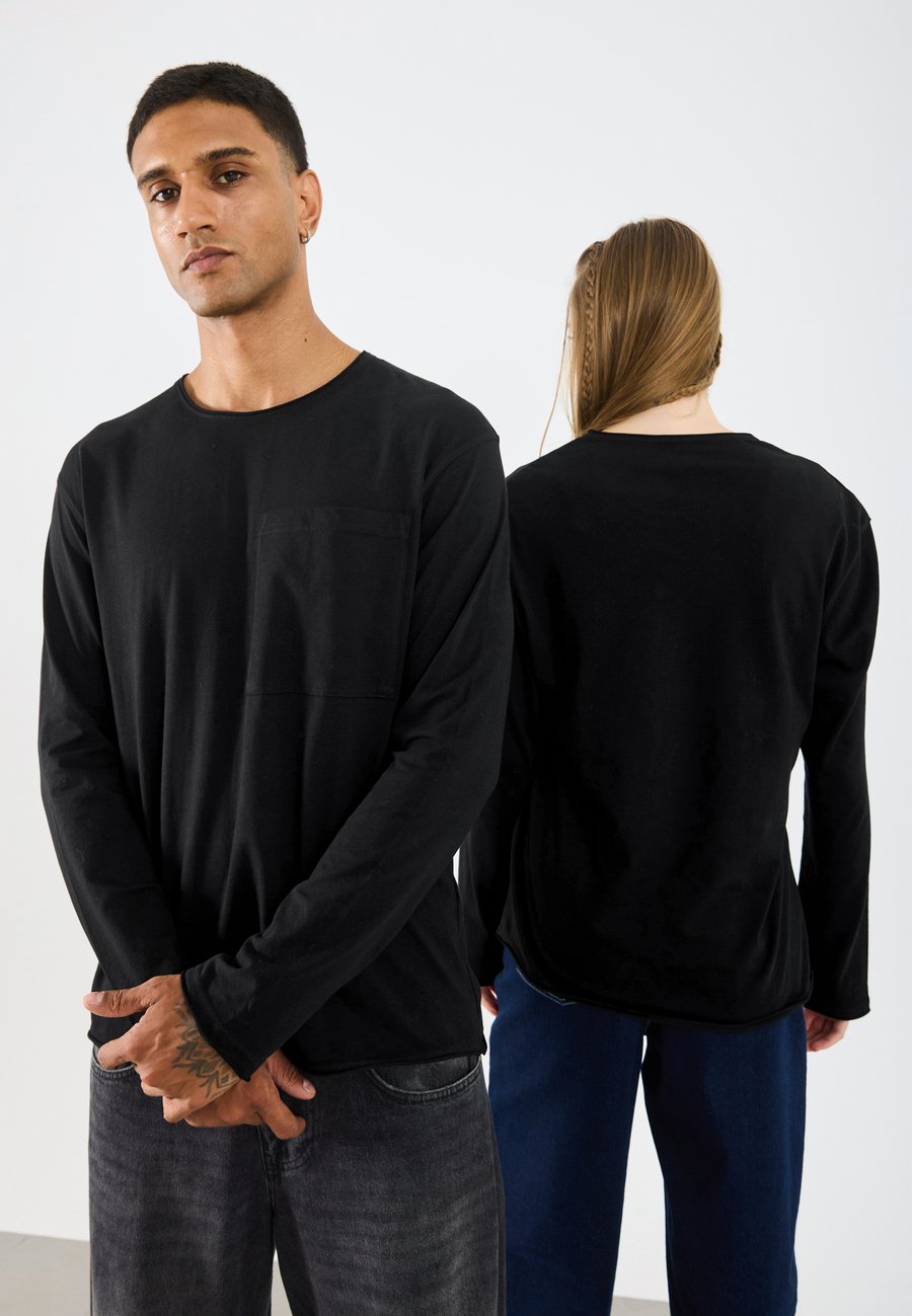 Топ YOURTURN SLOUCHY LONG SLEEVED TOP WITH POCKET UNISEX, True Black/Black
Топ YOURTURN SLOUCHY LONG SLEEVED TOP WITH POCKET UNISEX, True Black/Black
