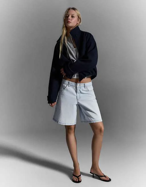 Голубые джинсовые шорты Bershka Baggy
Голубые джинсовые шорты Bershka Baggy